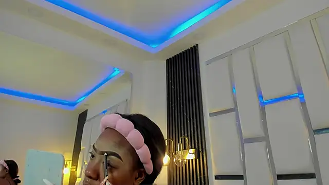 mia schwarz online show from October 9, 10:03 pm