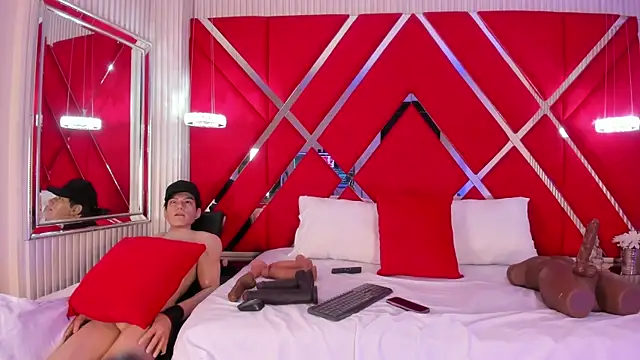 SusanCouper online show from May 11, 10:40 pm