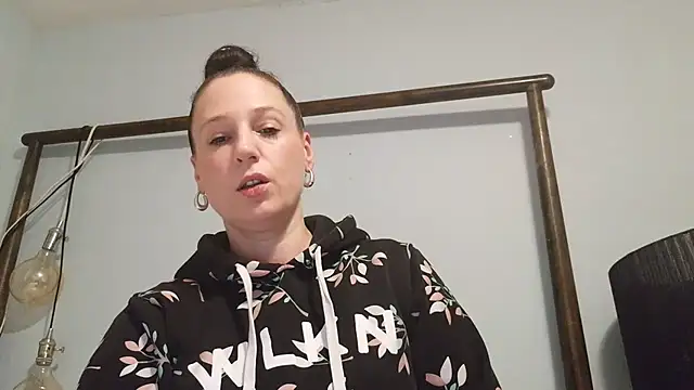 Audrey hotty online show from February 7, 5:00 am