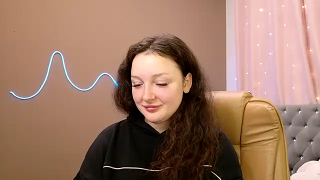 GloriNichols online show from October 18, 7:44 am