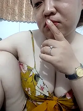 VyOanh2K online show from May 6, 4:55 pm