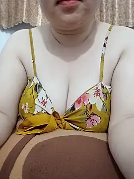 VyOanh2K online show from May 15, 5:05 pm