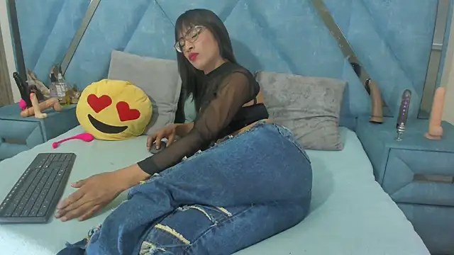 Aura love69 online show from May 5, 4:48 am