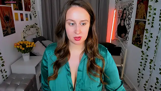 Snapshot of Lattea chatting on October 4, 9:19 pm Lattea online show from October 4, 9:19 pm