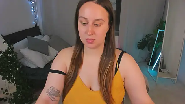 Snapshot of Lattea chatting on September 19, 4:39 pm Lattea online show from September 19, 4:39 pm