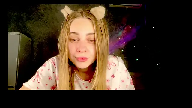 GraceTorrez online show from December 17, 8:24 pm