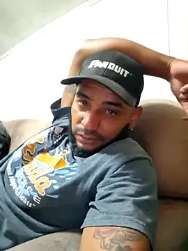 cucho1987 online show from September 13, 8:22 am