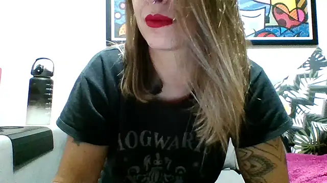 Shy Runner online show from May 8, 12:36 am