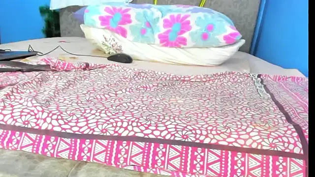 pretty pretty online show from November 13, 7:40 am