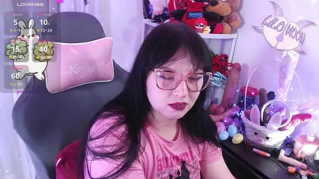 LiloMoon69 online show from April 3, 9:46 pm