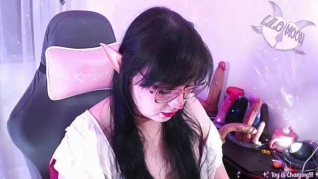 LiloMoon69 online show from May 18, 4:07 am