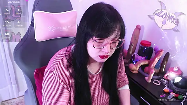 LiloMoon69 online show from May 12, 4:54 am