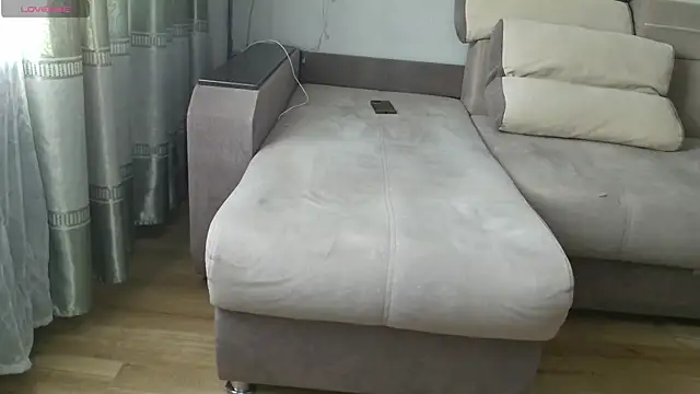 MilaaMilaa online show from October 31, 4:25 am