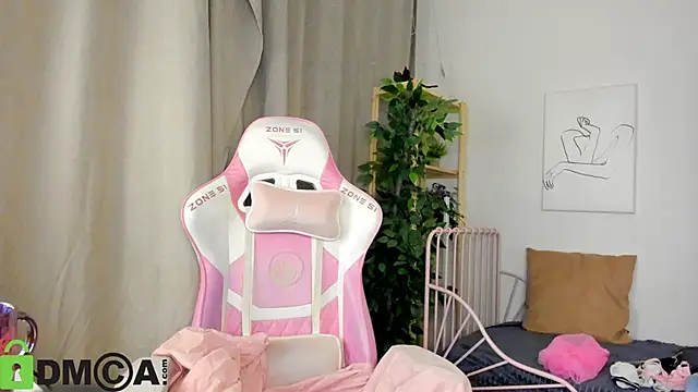 Nicole Charm online show from November 10, 6:25 pm