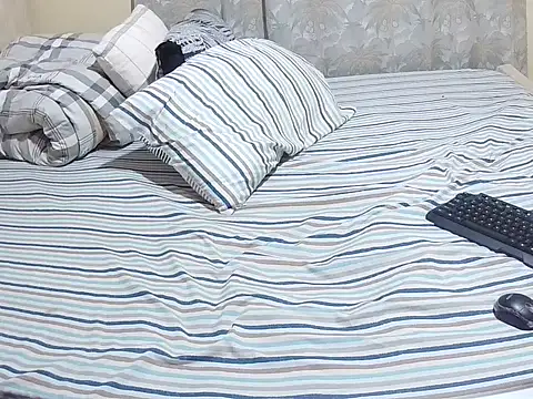 slender sweet online show from March 19, 3:49 pm