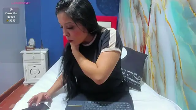  angeline love online show from July 3, 4:40 am