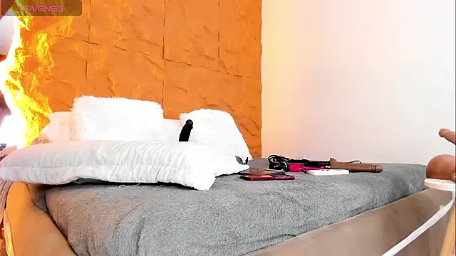 Annie-Wolf online show from January 8, 8:57 pm