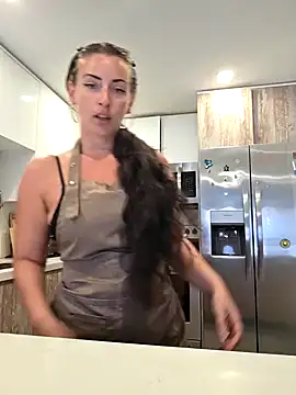 Sapphir3xoxo online show from May 9, 5:37 pm