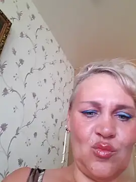 IsabellaBoni online show from July 19, 7:43 am