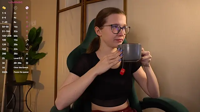 brendacom online show from October 17, 4:10 pm