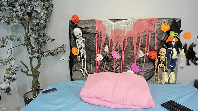 Isabellsmmith online show from November 1, 8:24 pm