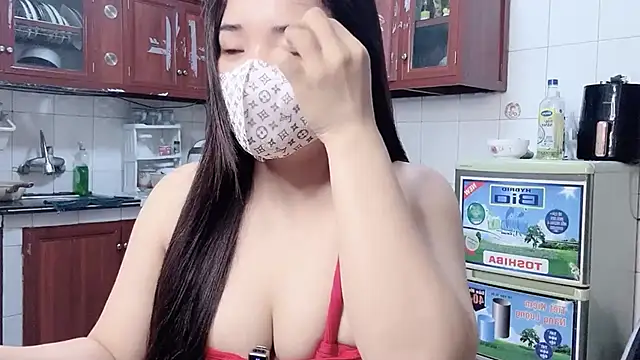 LyLy Office online show from April 10, 2:28 am