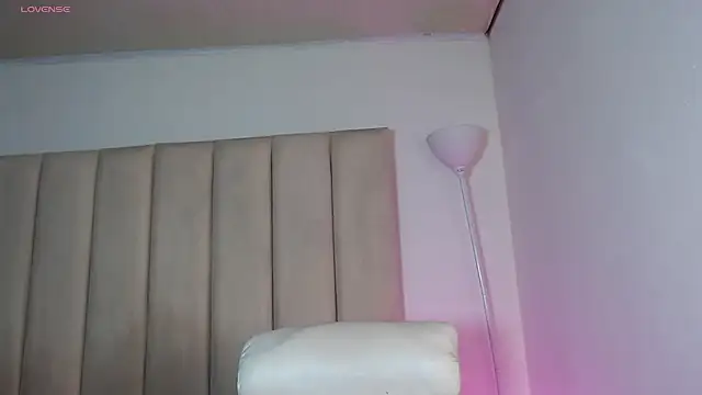 Britanymooree online show from June 26, 10:22 pm
