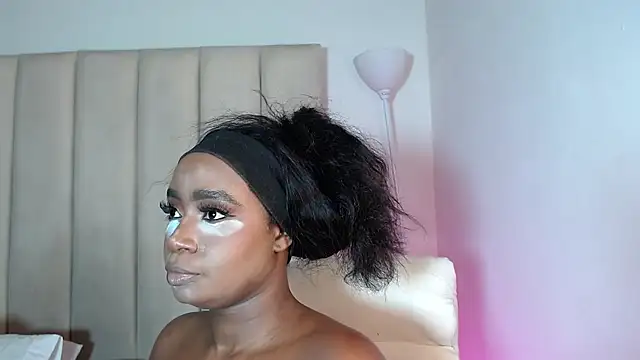 Britanymooree online show from July 5, 12:06 am