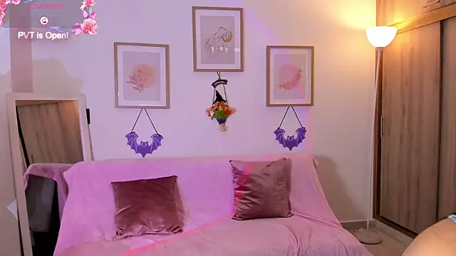 Veronica isaza   online show from October 16, 1:25 pm