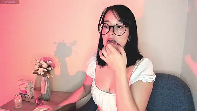 Snapshot of lovely__martina chatting on October 24, 12:50 am lovely  martina online show from October 24, 12:50 am