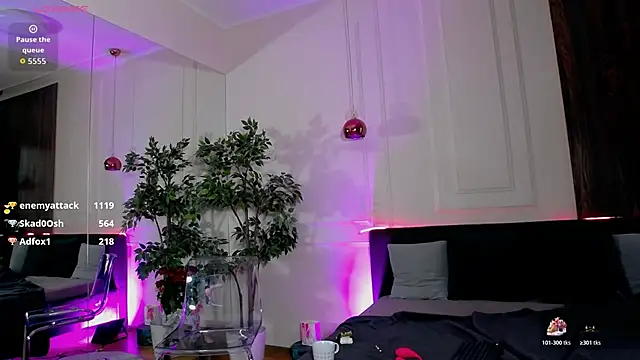 CreamyInkky  online show from November 15, 7:09 am