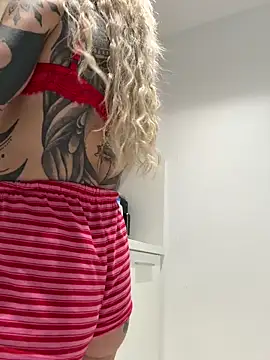 Divina X  online show from May 14, 4:18 am