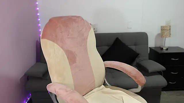 NicoleKitty  online show from October 21, 10:58 pm