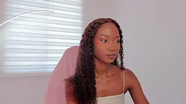 SavannahWildee online show from June 22, 2:25 pm