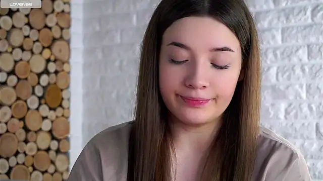 LowOncoming online show from March 18, 3:44 am