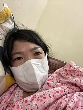 Hachi Sweetbabie  online show from March 5, 9:10 pm