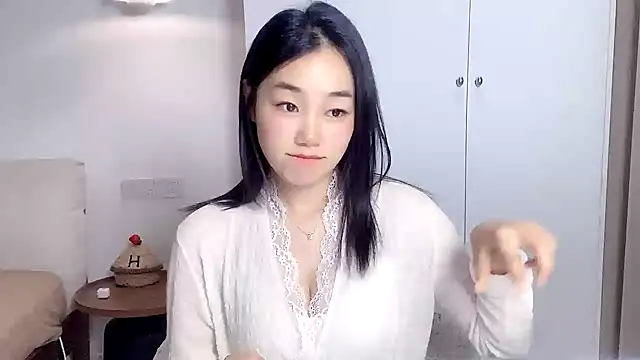 cloud8822 online show from April 22, 2:14 pm