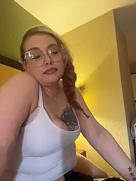 Lalalynn online show from February 13, 9:05 pm