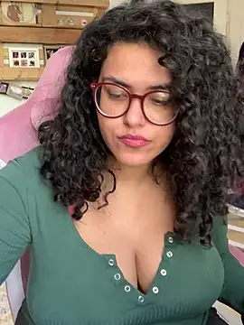 Curvydesifromgermany online show from April 2, 1:41 pm