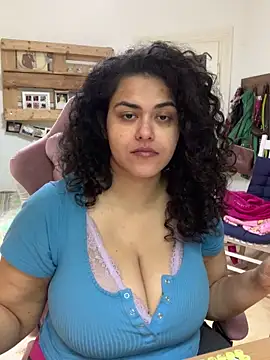 Curvydesifromgermany online show from May 20, 2:03 pm