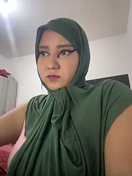 hannahayat online show from March 23, 9:10 pm