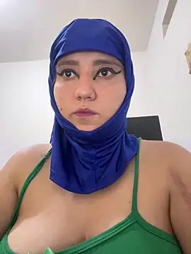 hannahayat online show from May 18, 3:40 pm