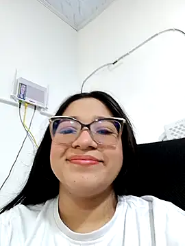 -VICKKY online show from December 22, 1:36 pm