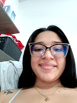 -VICKKY online show from January 7, 7:28 pm