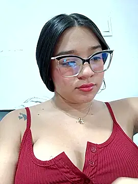 -VICKKY online show from January 6, 7:17 pm