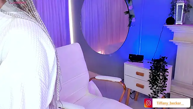 tiffany becker online show from March 30, 1:33 pm