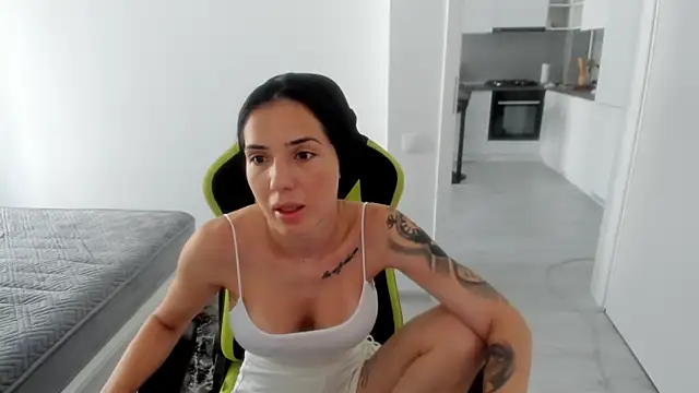 Emmapmg online show from July 31, 11:33 am