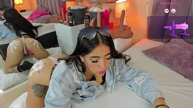 Megan Thompsonn online show from April 28, 12:42 pm