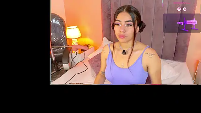 Megan Thompsonn online show from May 15, 12:30 pm