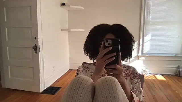 loveofbea online show from February 4, 8:23 pm